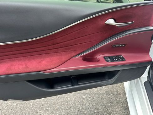 Used 2018 Lexus LC 500 Coupe w/ Sport Package RWD image 12