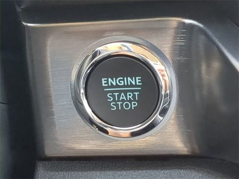 New 2025 Ford F250 Lariat w/ Chrome Package image 30