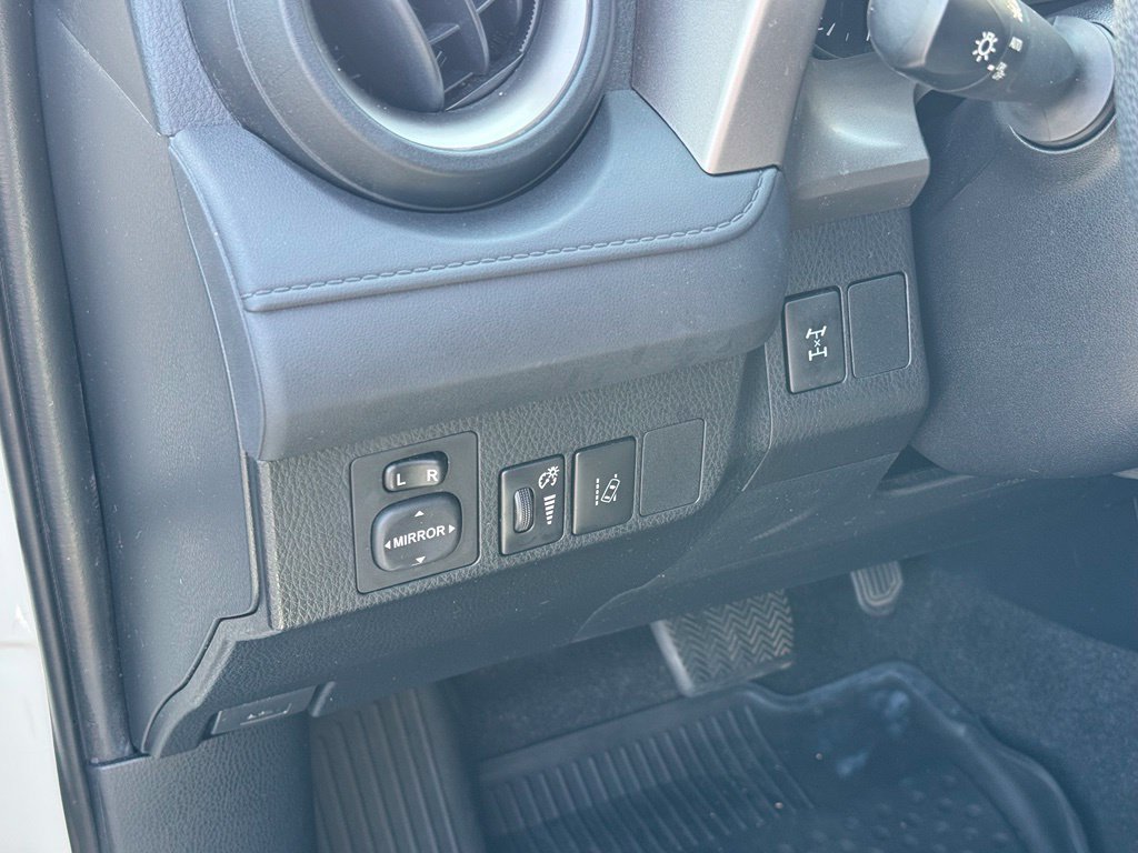 Used 2018 Toyota RAV4 LE w/ All Weather Liner Package AWD/4WD image 34