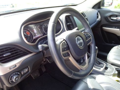 Used 2017 Jeep Cherokee Limited AWD/4WD image 15