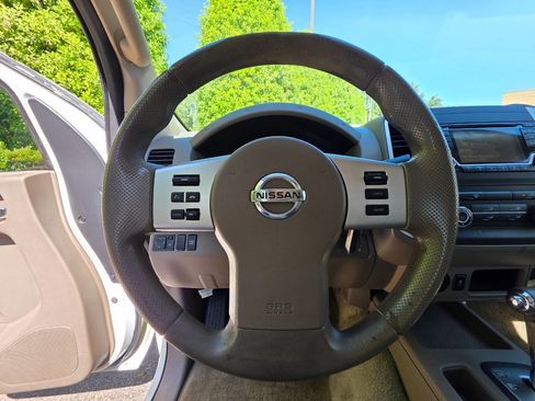 Used 2016 Nissan Frontier SV RWD image 18