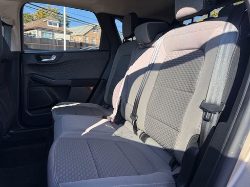 Used 2020 Ford Escape SE image 25