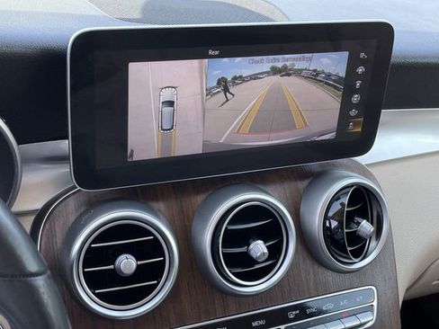 Used 2020 Mercedes-Benz GLC 300 image 17