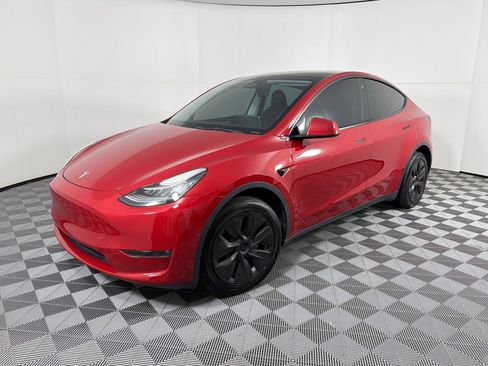 Used 2022 Tesla Model Y Long Range AWD/4WD image 1
