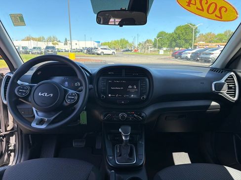 Used 2024 Kia Soul LX w/ Option Group 015 FWD image 14