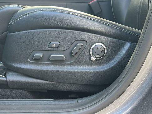 Used 2022 Genesis GV70 2.5T w/ Sport Prestige Package image 22