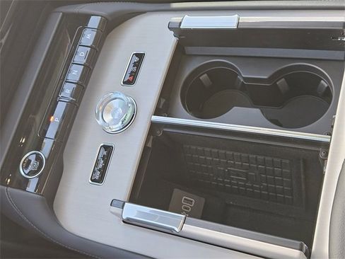 New 2025 Lincoln Navigator L Reserve image 19