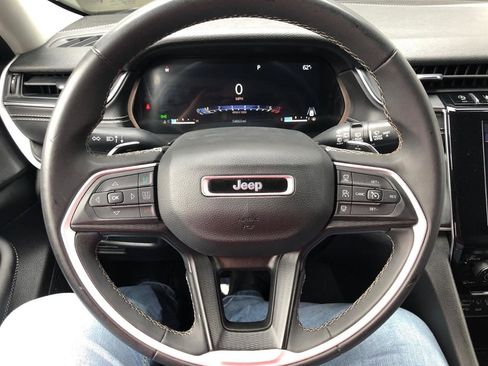 Used 2023 Jeep Grand Cherokee Laredo image 20