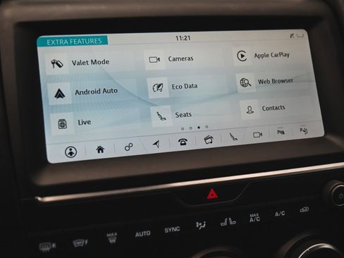 Used 2020 Jaguar E-PACE SE image 19