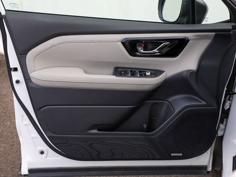 Used 2025 Subaru Forester Limited image 9