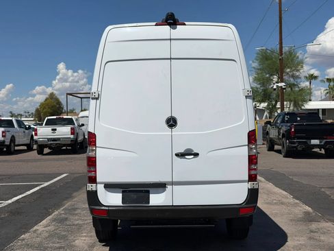 Used 2017 Mercedes-Benz Sprinter 2500 image 7