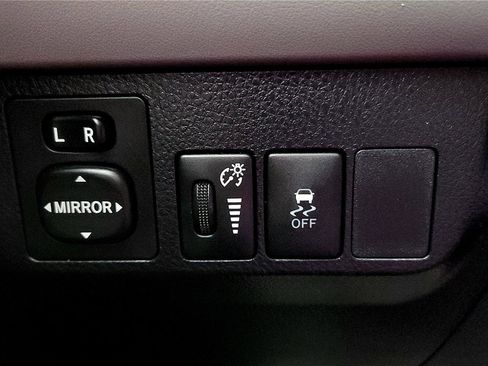 Used 2015 Toyota RAV4 LE image 44