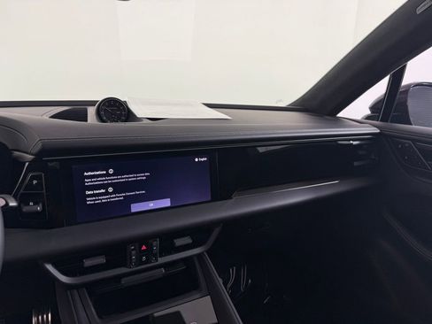 Certified 2025 Porsche Macan Turbo Electric AWD/4WD image 23