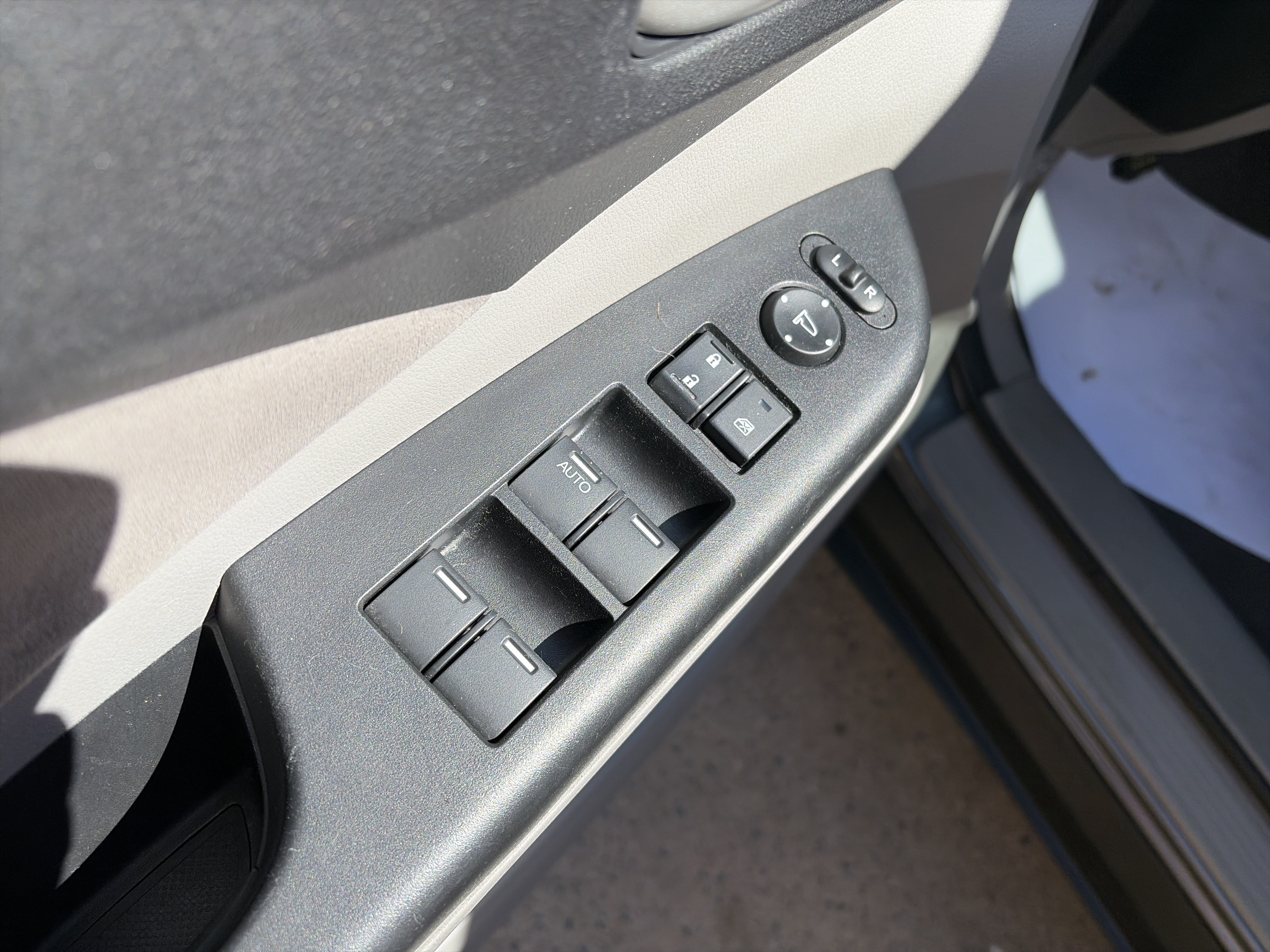 Used 2012 Honda CR-V EX image 16