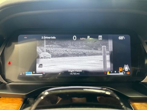 Used 2025 Jeep Grand Cherokee Summit AWD/4WD image 18