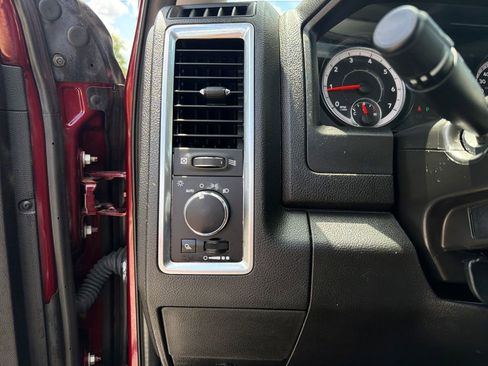 Used 2024 RAM 1500 Classic SLT AWD/4WD image 27