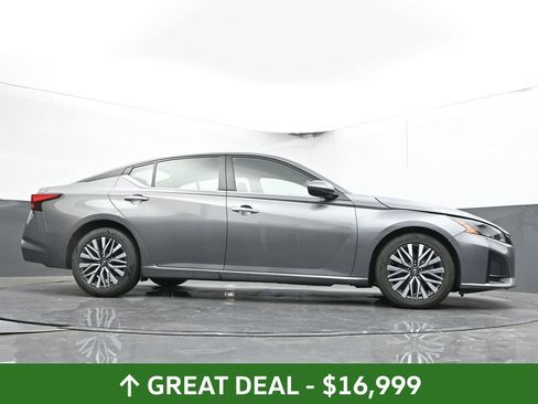 Used 2023 Nissan Altima 2.5 SV image 50