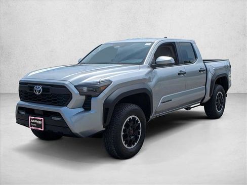 Used 2024 Toyota Tacoma TRD Off-Road image 4