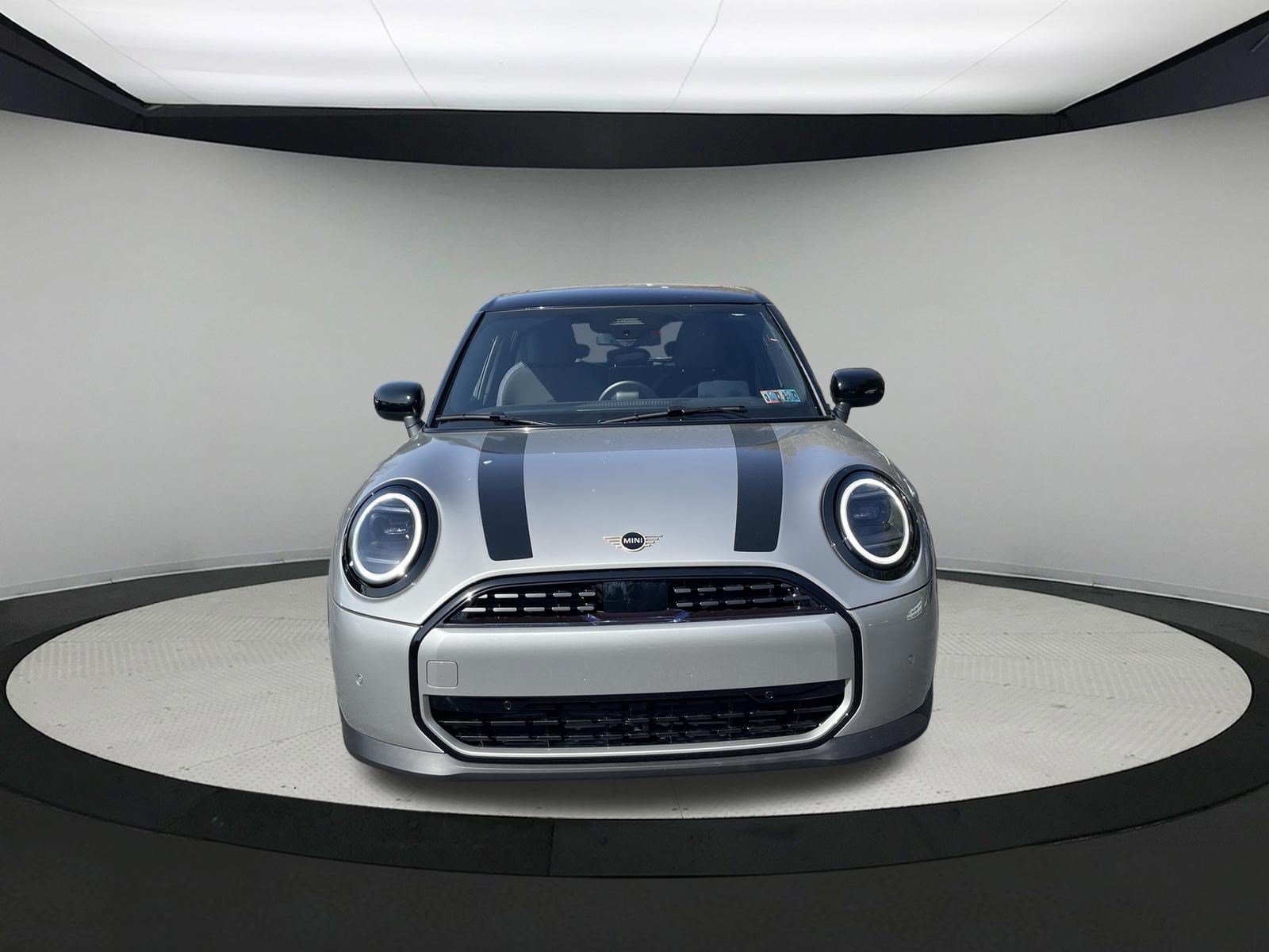 Used 2026 MINI Cooper 4-Door Hardtop FWD image 2