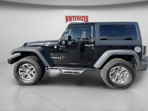 Used 2016 Jeep Wrangler Rubicon w/ Power Convenience Group AWD/4WD image 3