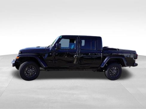 New 2025 Jeep Gladiator Sport image 6