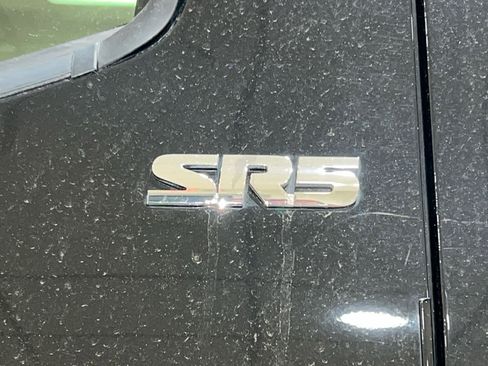 Used 2022 Toyota Tacoma SR5 w/ Technology Package AWD/4WD image 9