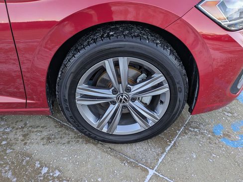 Used 2023 Volkswagen Jetta SE image 32