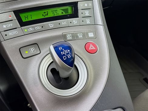 Used 2015 Toyota Prius Four image 13