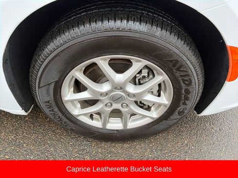 Used 2024 Chrysler Pacifica Touring-L image 13