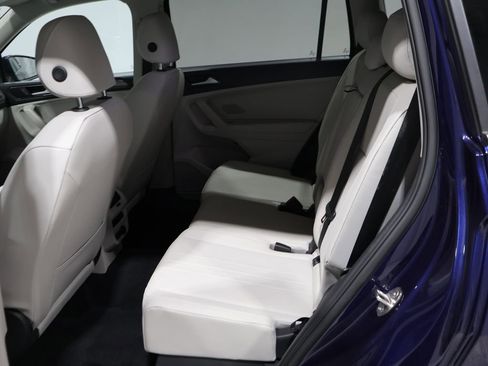 Used 2022 Volkswagen Tiguan SE image 16