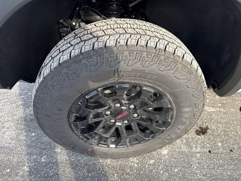 New 2026 GMC Canyon Elevation w/ Convenience Package image 18