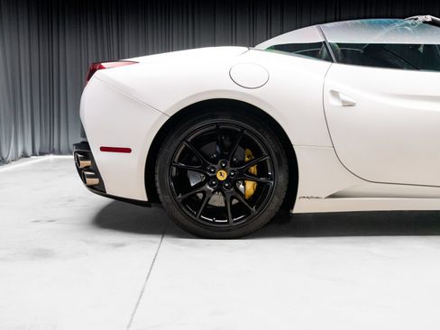 Used 2013 Ferrari California RWD image 29
