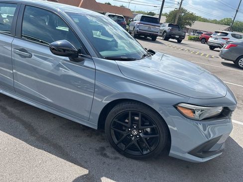 Used 2024 Honda Civic Sport image 2