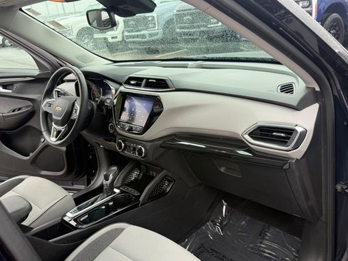 Used 2021 Chevrolet TrailBlazer LT w/ Sun and Liftgate Package image 19