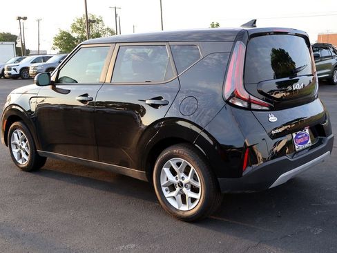 Used 2025 Kia Soul LX w/ LX Technology Package image 12
