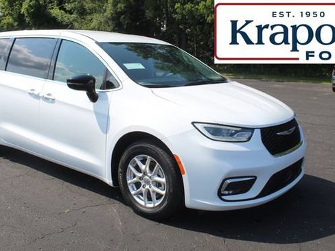 Used 2024 Chrysler Pacifica Touring-L FWD image 1