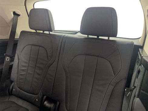 Used 2019 BMW X7 xDrive40i w/ Cold Weather Package image 41