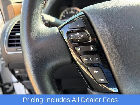 Used 2022 Nissan Armada SL w/ Captain's Chairs Package AWD/4WD image 13