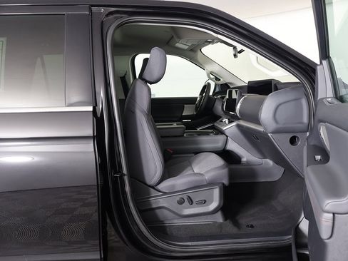 Used 2025 Ford Expedition Max Active image 30