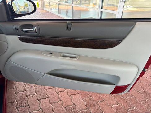 Used 2004 Chrysler Sebring Limited FWD image 22