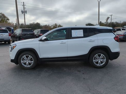 Used 2024 GMC Terrain SLE AWD/4WD image 7