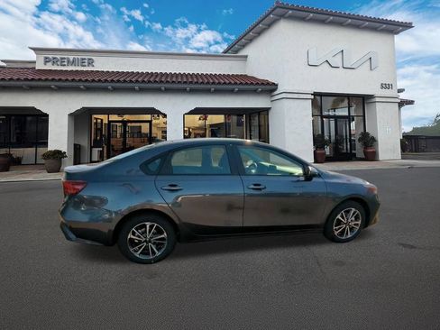 Used 2024 Kia Forte LXS w/ LXS Technology Package FWD image 8