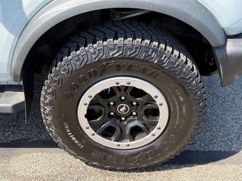 Used 2021 Ford Bronco Outer Banks w/ Sasquatch Package AWD/4WD image 6