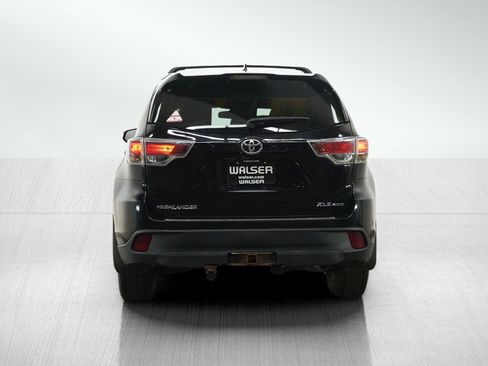 Used 2015 Toyota Highlander XLE AWD/4WD image 4