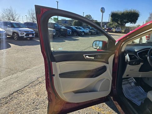 Used 2017 Ford Edge Titanium w/ Technology Package image 15