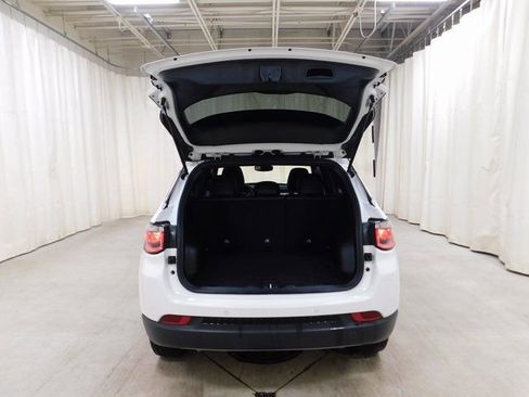 Used 2024 Jeep Compass Limited image 15