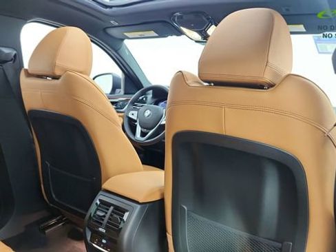 Used 2025 BMW X4 xDrive30i AWD/4WD image 27