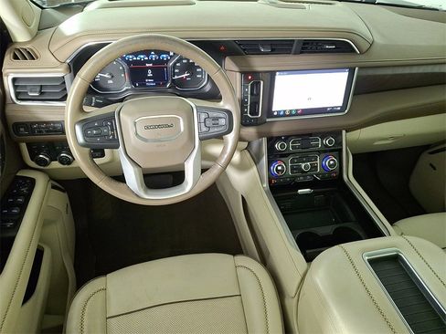 Used 2021 GMC Yukon Denali w/ Denali Ultimate Package image 2