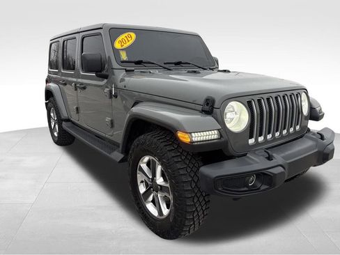 Used 2019 Jeep Wrangler Unlimited Sahara image 3