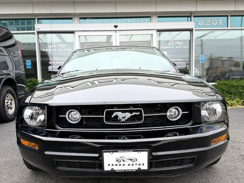 Used 2009 Ford Mustang Premium RWD image 2